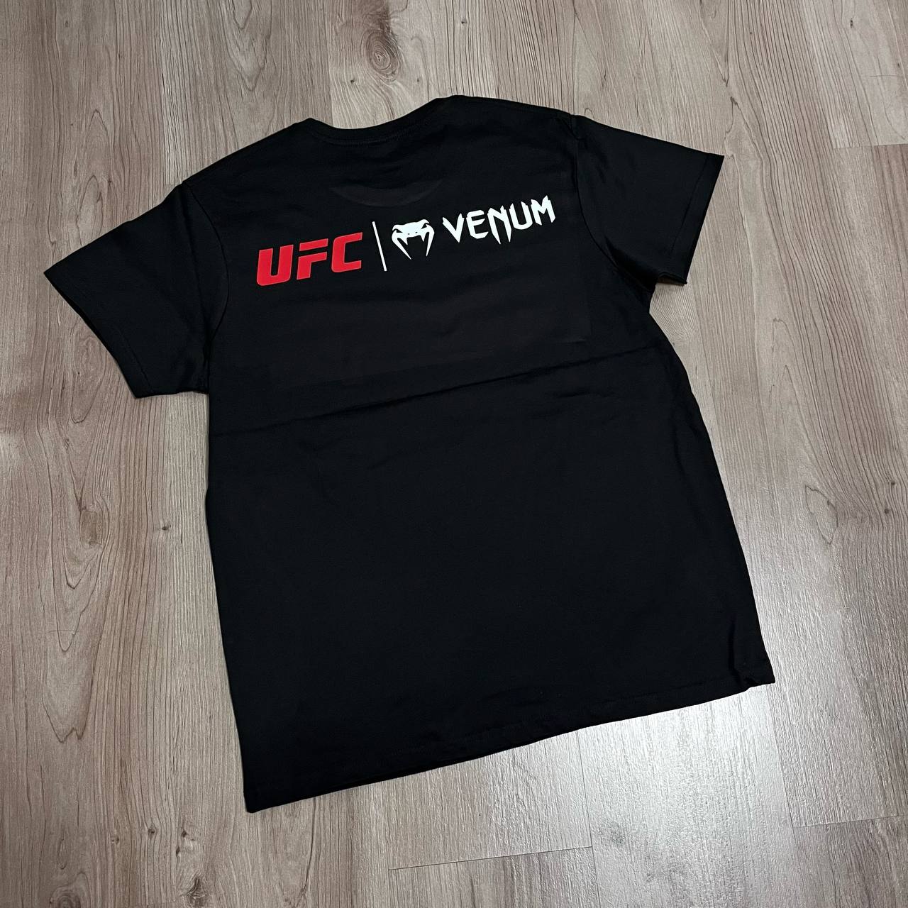 Camiseta Venum UFC negra