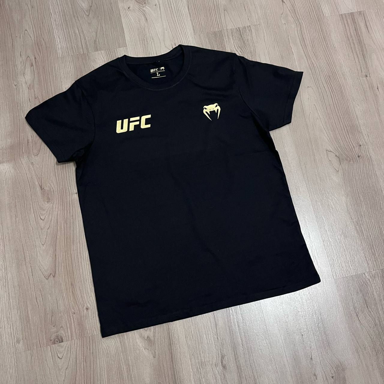 Camiseta Venum UFC negra