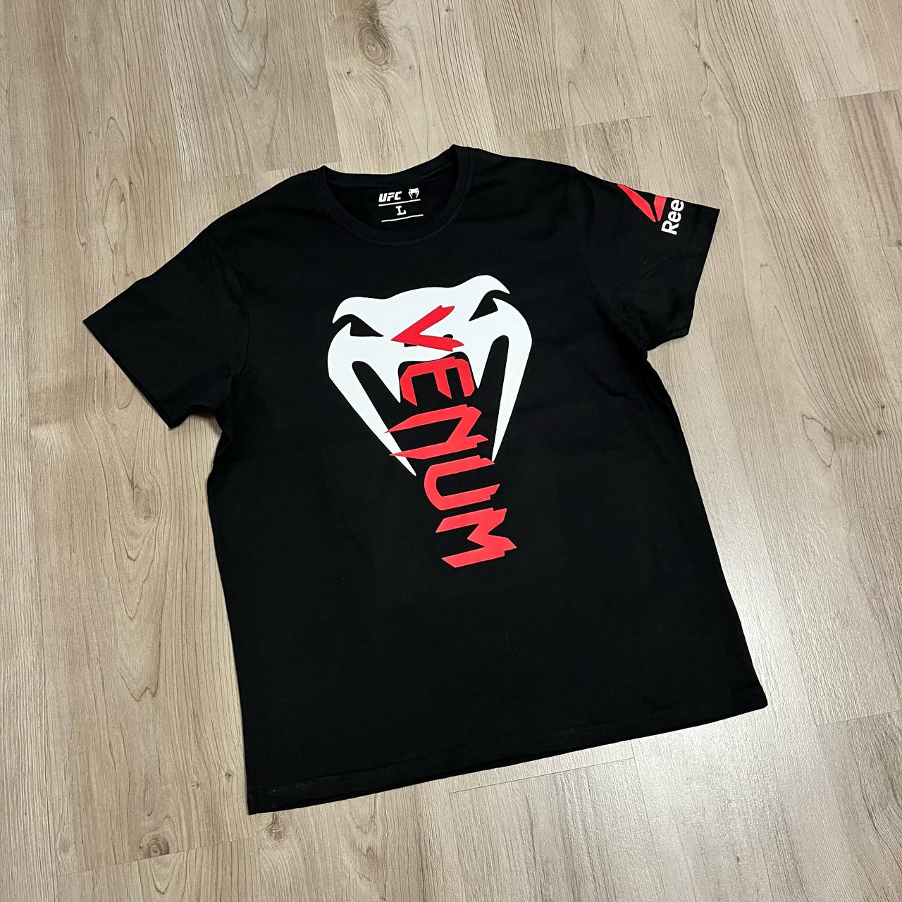 Camiseta Venum UFC negra